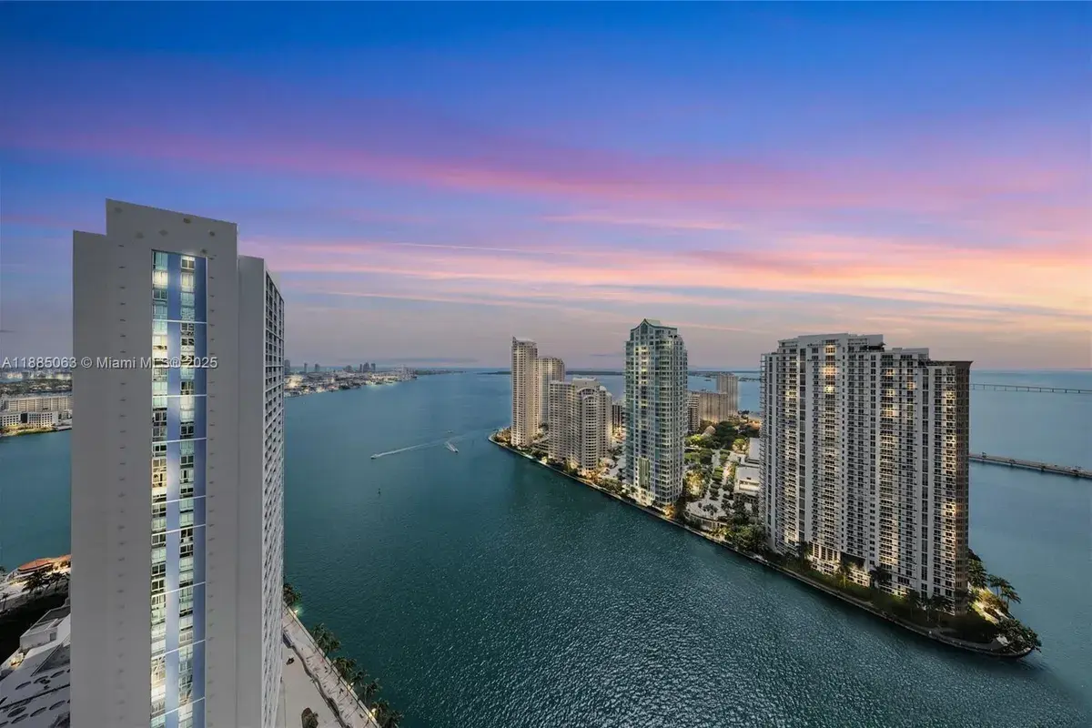 300 S Biscayne Blvd # 3312, Miami FL 33131