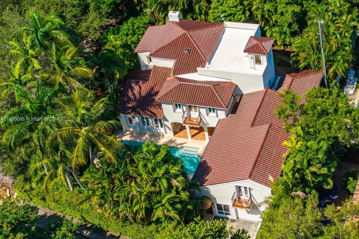 225 Alesio Ave, Coral Gables FL 33134