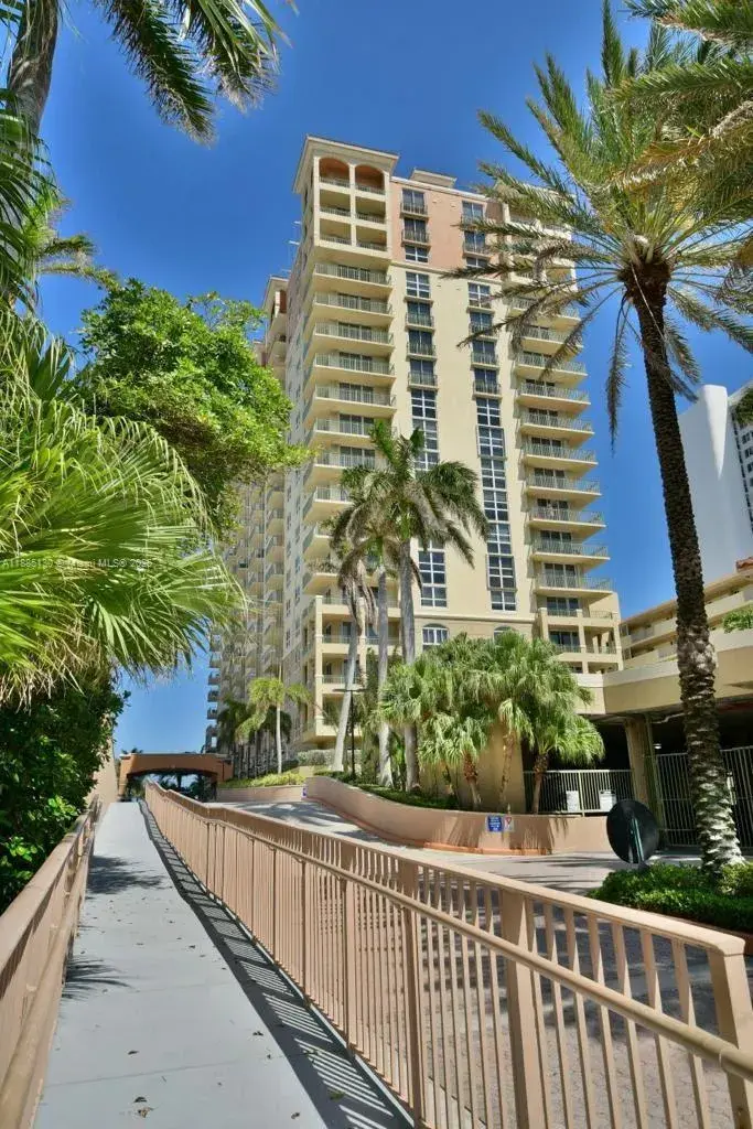 2080 S Ocean Dr # 1111, Hallandale Beach FL 33009