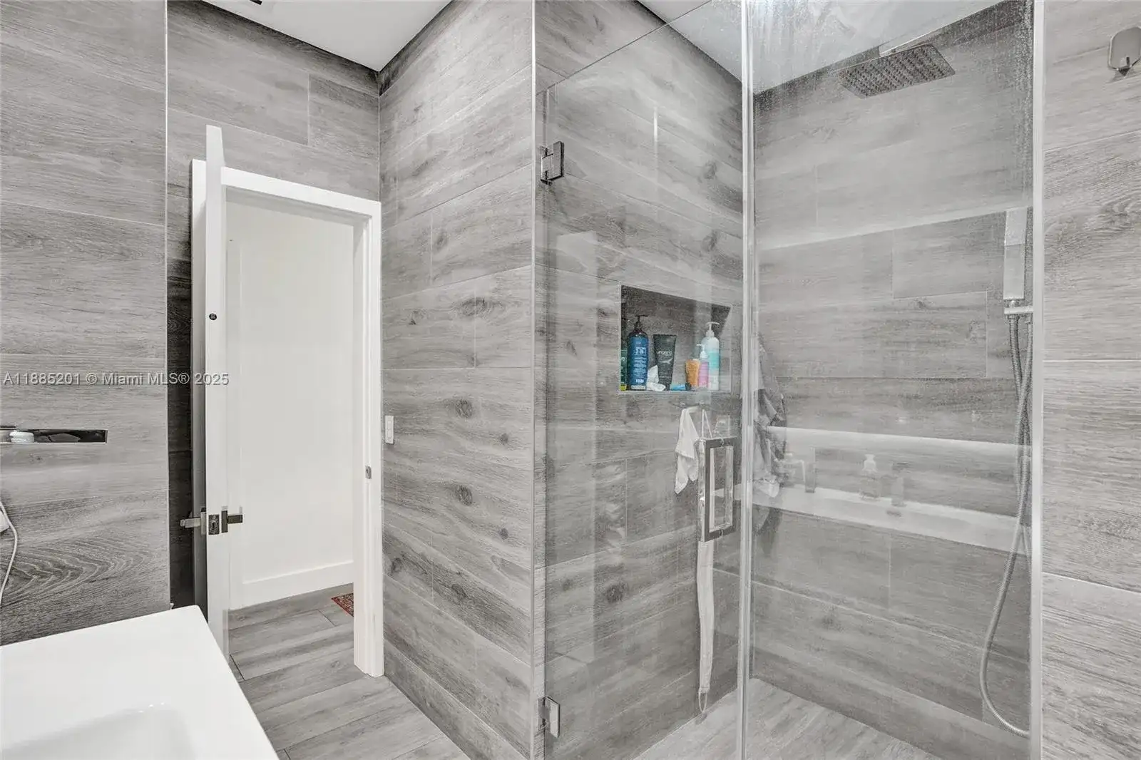 3784 Sheridan Ave, Miami Beach FL 33140 photo 4