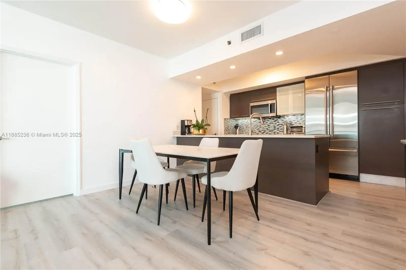 55 SE 6th St # 3403, Miami FL 33131 photo 5