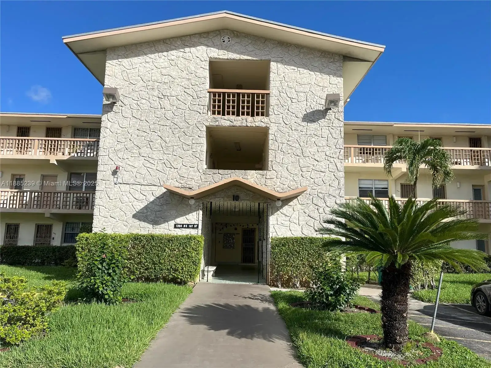 1395 NE 167th St # 315, Miami FL 33162 photo 2
