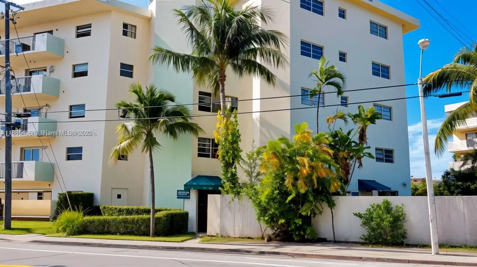 7830 Dickens Ave # 203, Miami Beach FL 33141
