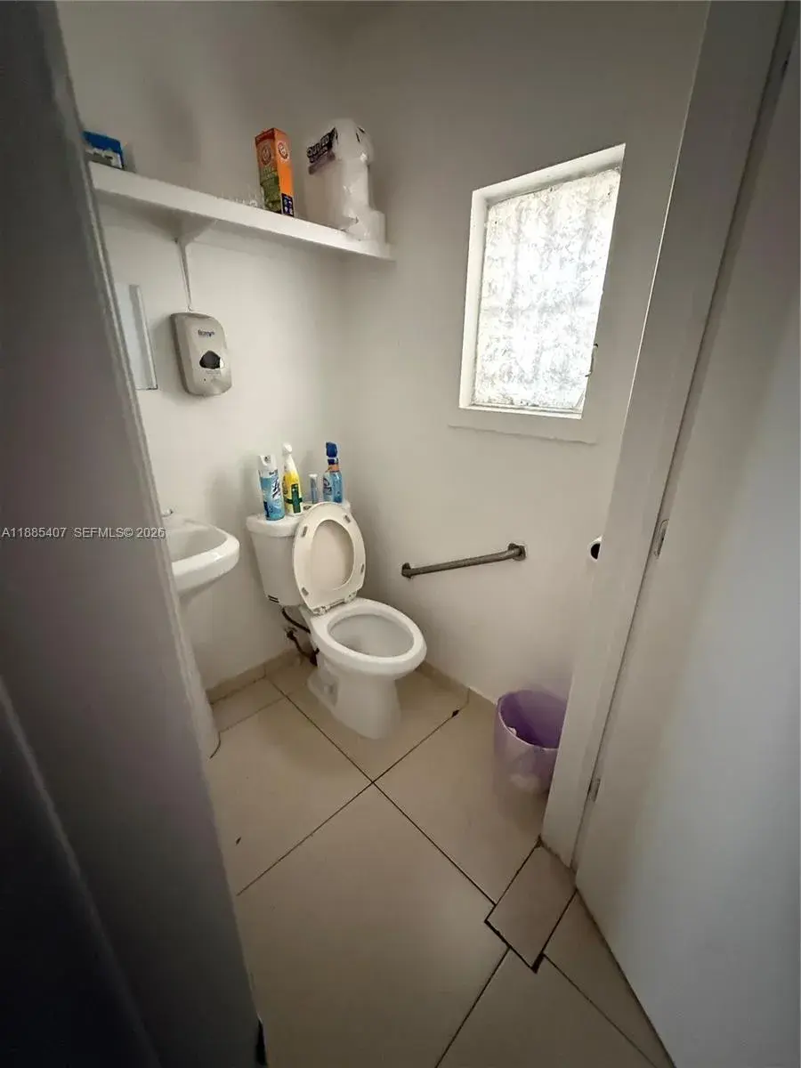 816 NE 125th St # 804, North Miami FL 33161
