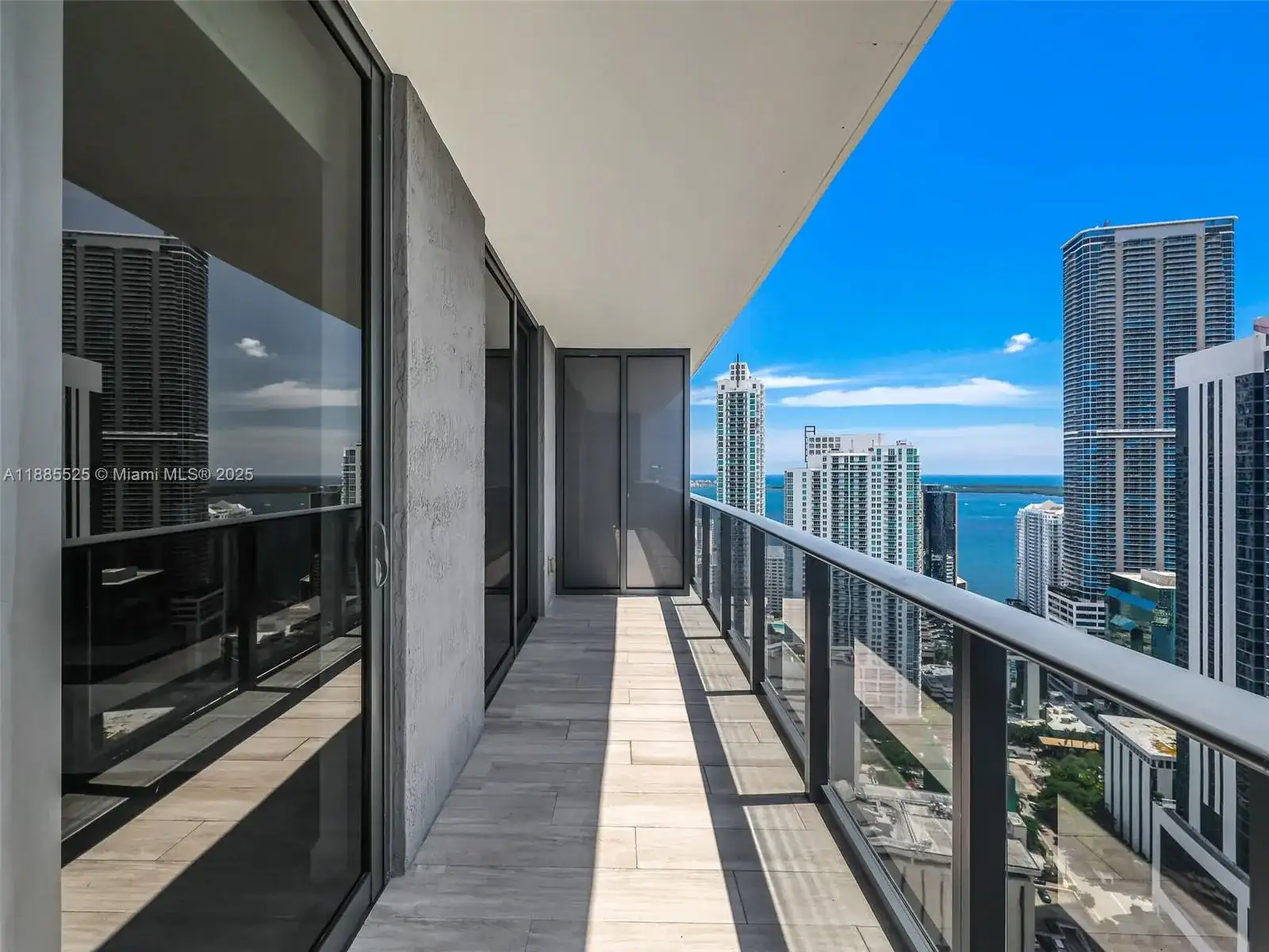 45 SW 9th St # 3905, Miami FL 33130 photo 4