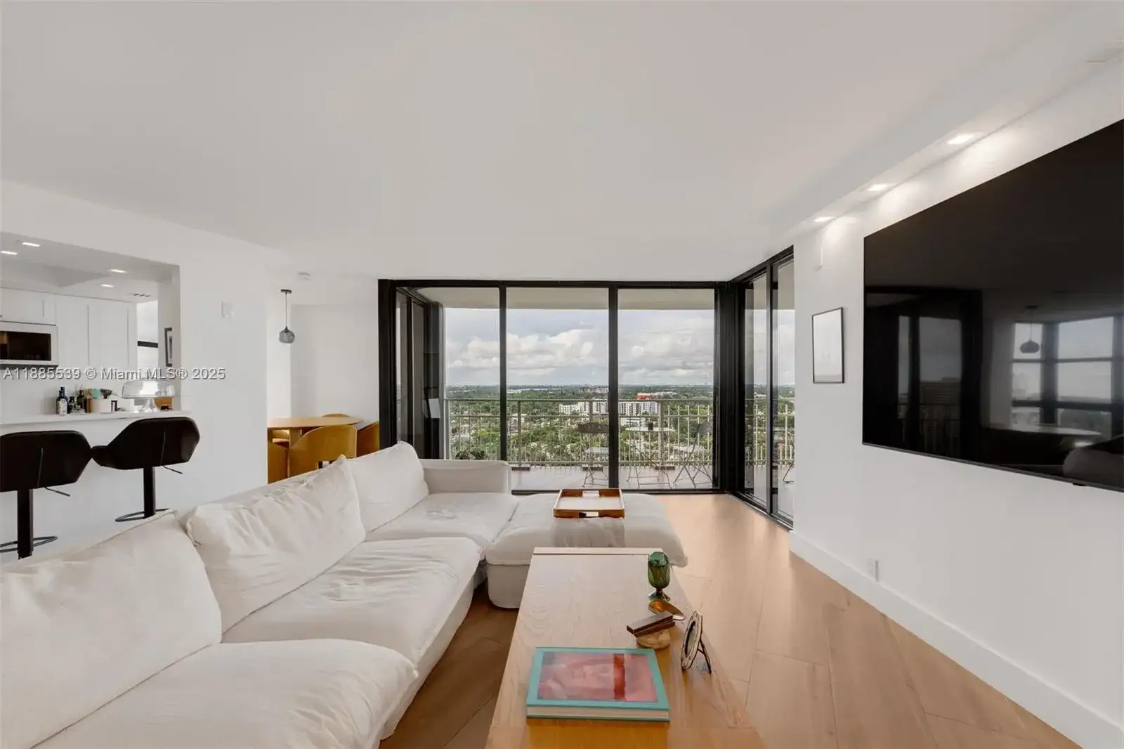 4000 Towerside Ter # 2211, Miami FL 33138 photo 3