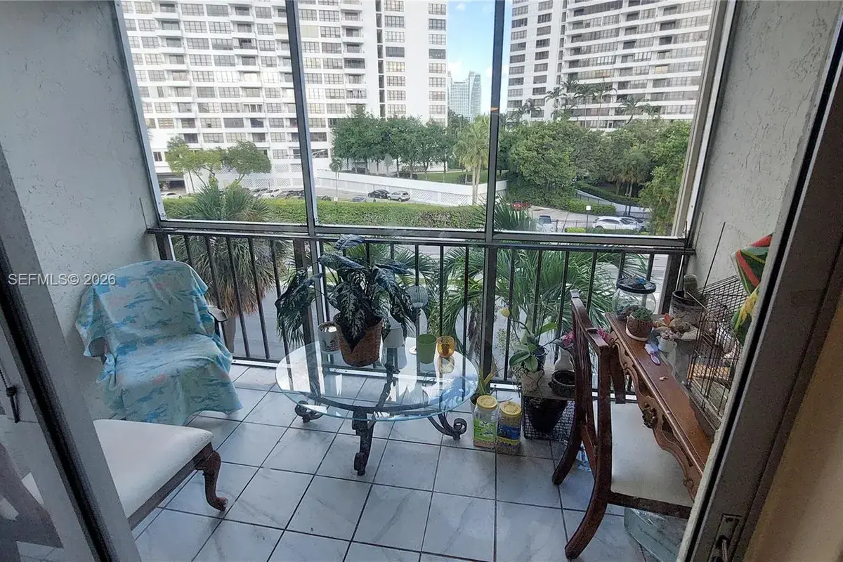 501 E Three Islands Blvd # 417, Hallandale Beach FL 33009
