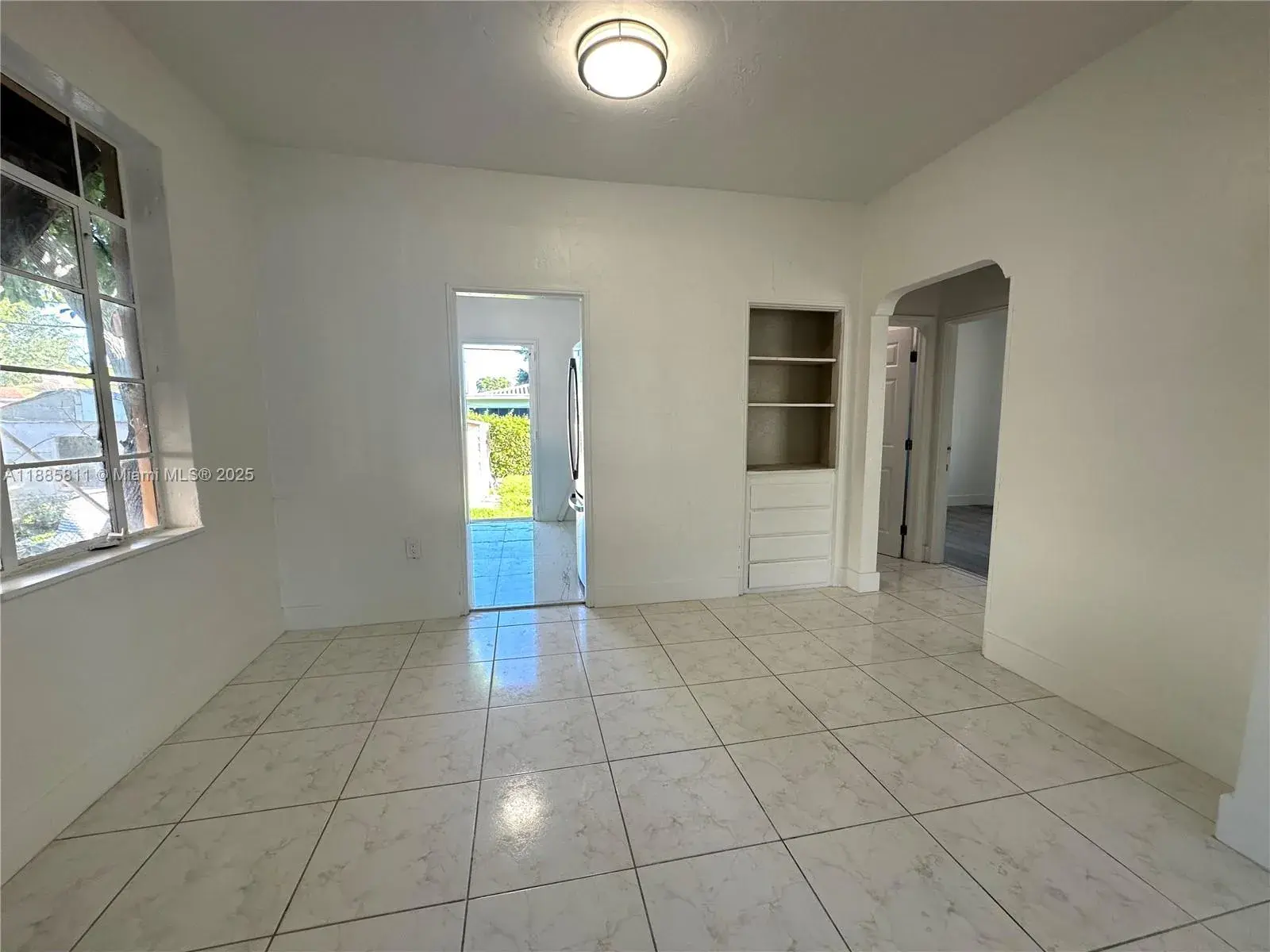 937 NW 46th St, Miami FL 33127