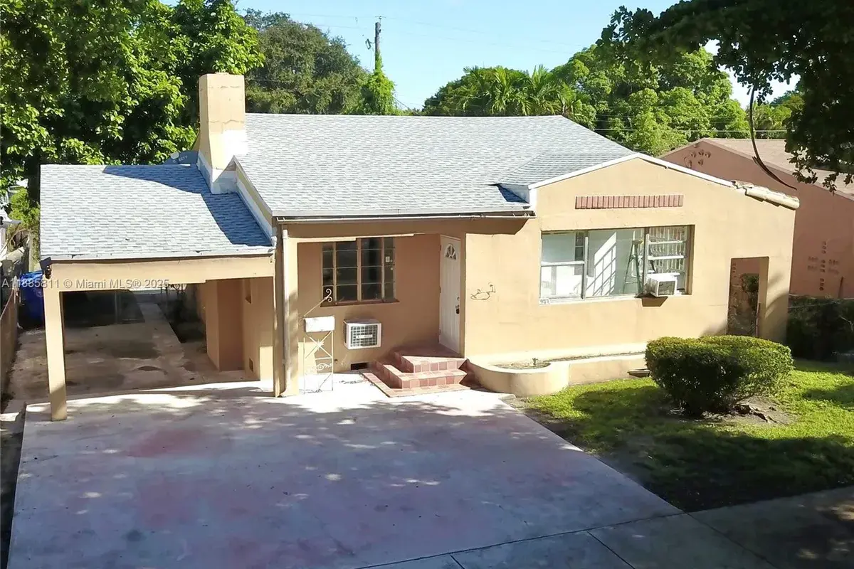 937 NW 46th St, Miami FL 33127