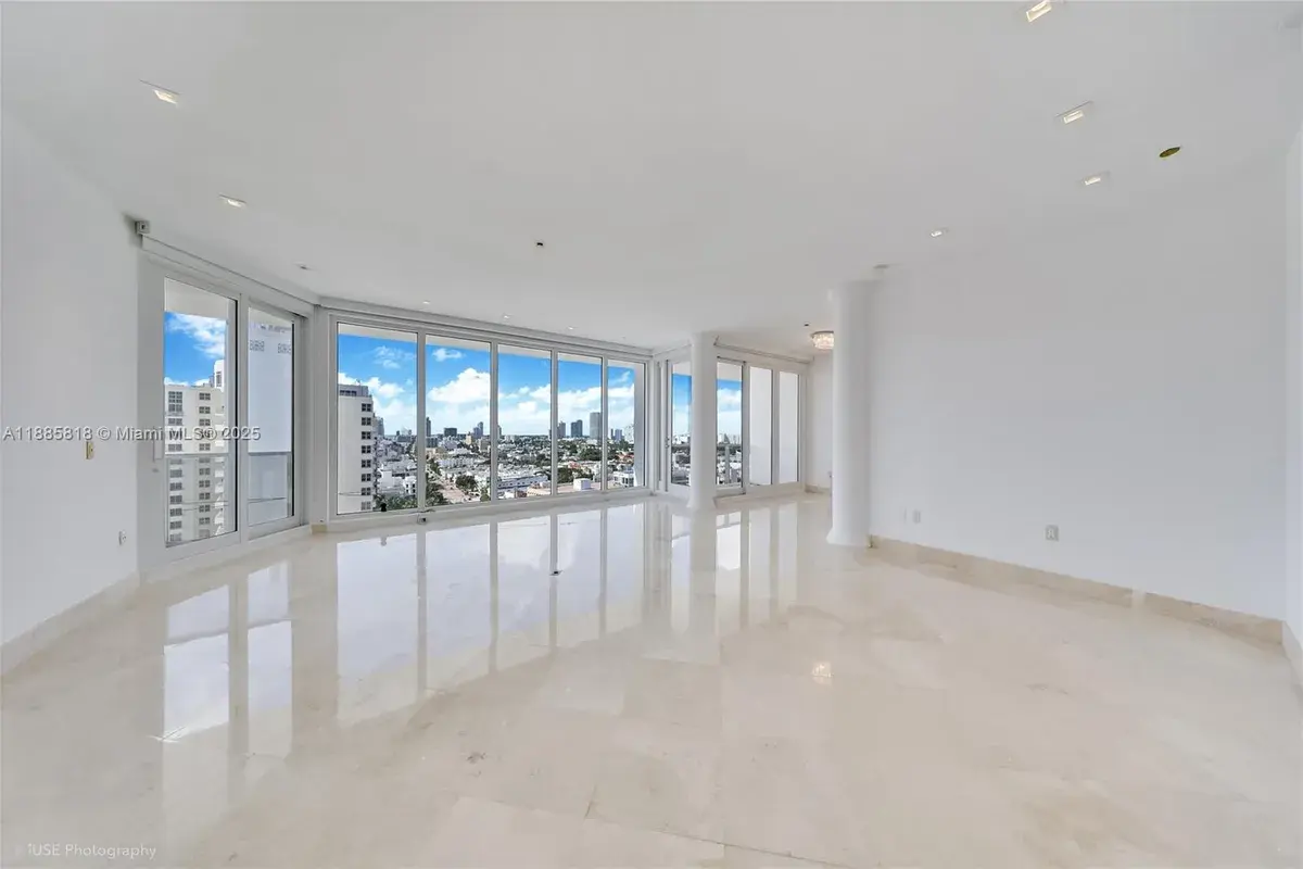 100 Lincoln Rd, Miami Beach FL 33139