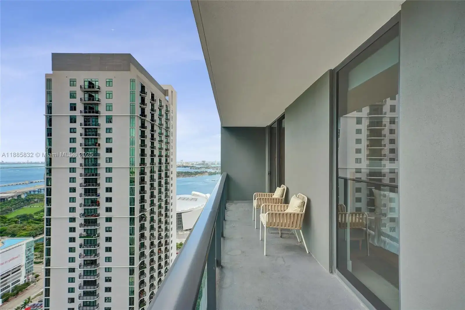 159 NE 6th St # 3302, Miami FL 33132 photo 4