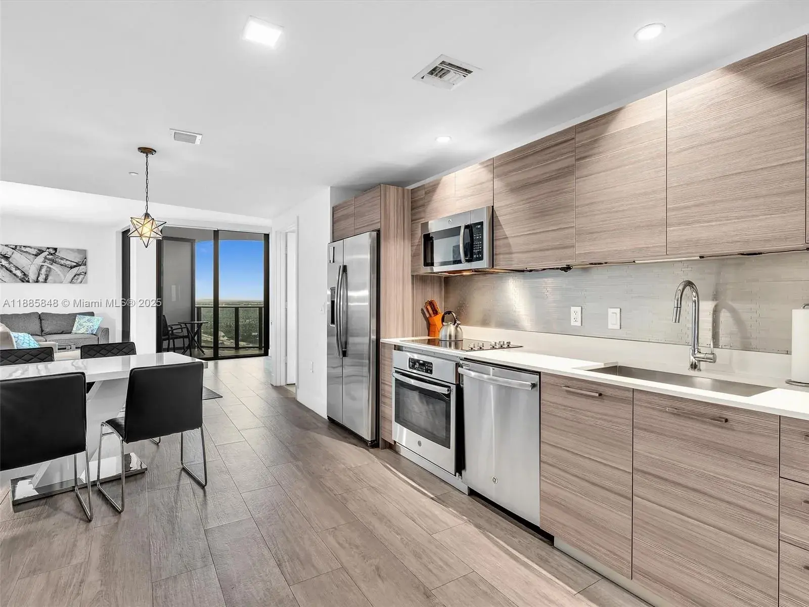 121 NE 34th St # 3114, Miami FL 33137