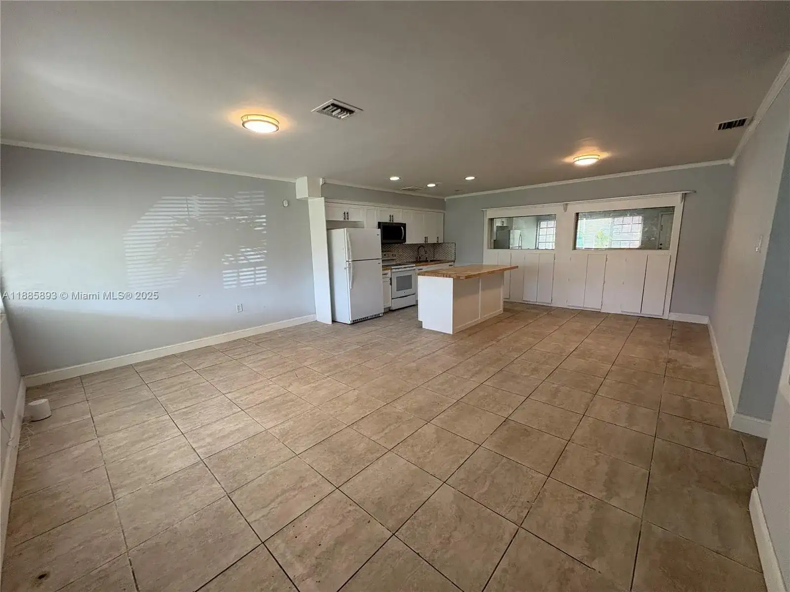 165 NW 192nd St, Miami Gardens FL 33169 photo 2