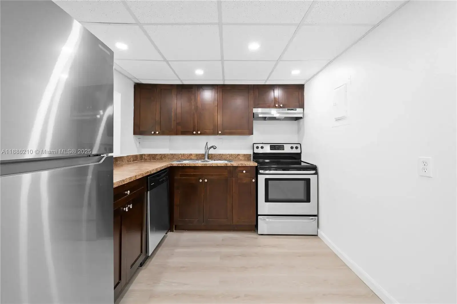 16740 NE 9th Ave # 508, North Miami Beach FL 33162 photo 2