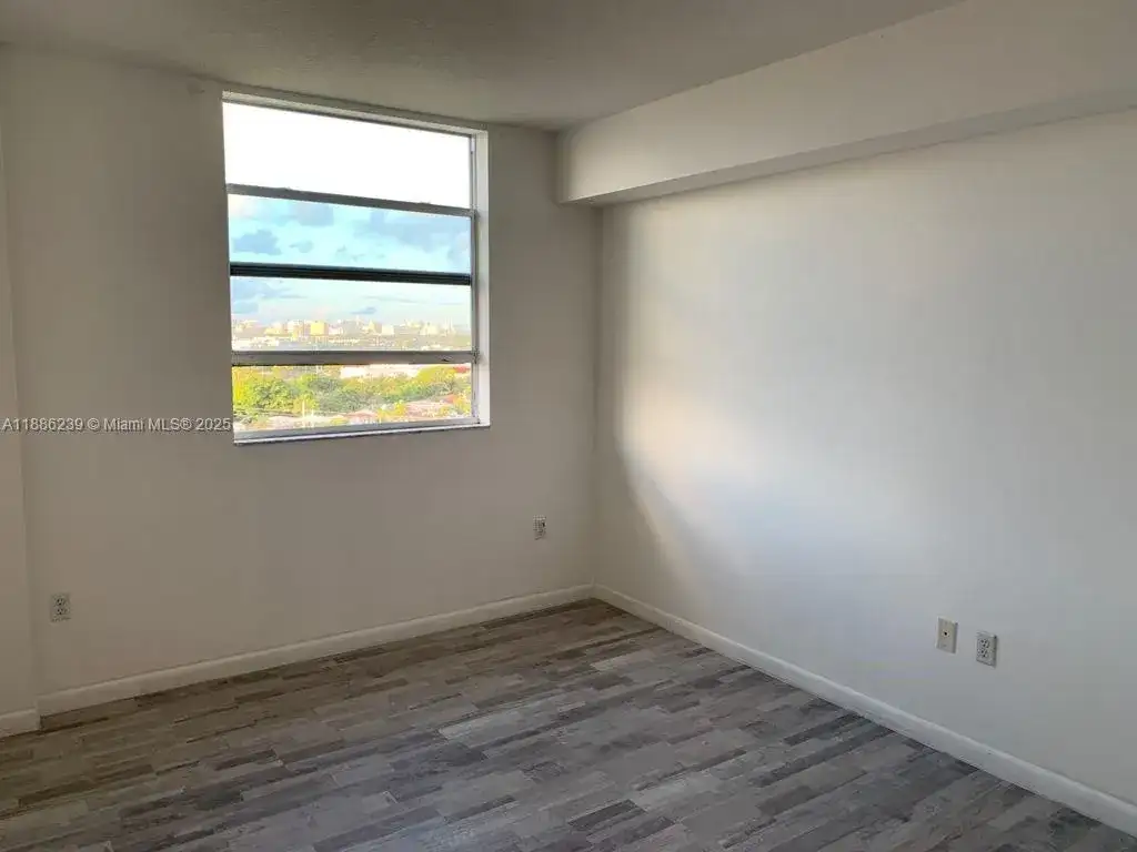 1 Glen Royal Pkwy # 1107, Miami FL 33125 photo 5