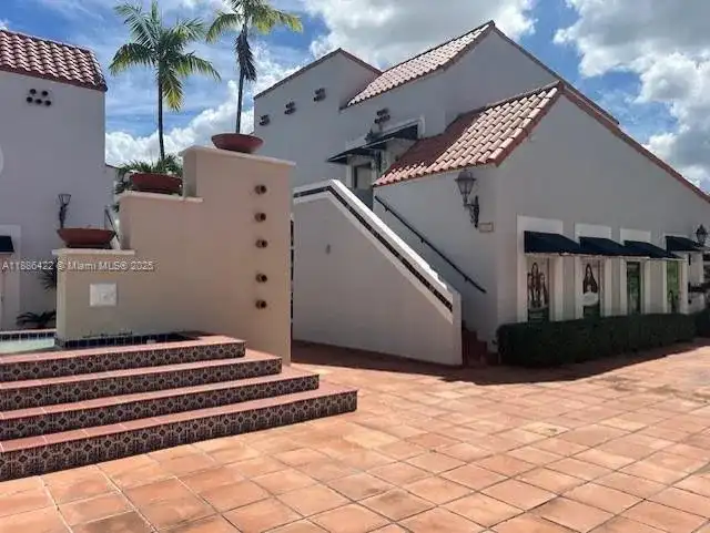 10570 NW 27th St, Doral FL 33172