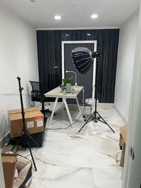 10570 NW 27th St, Doral FL 33172 photo 4