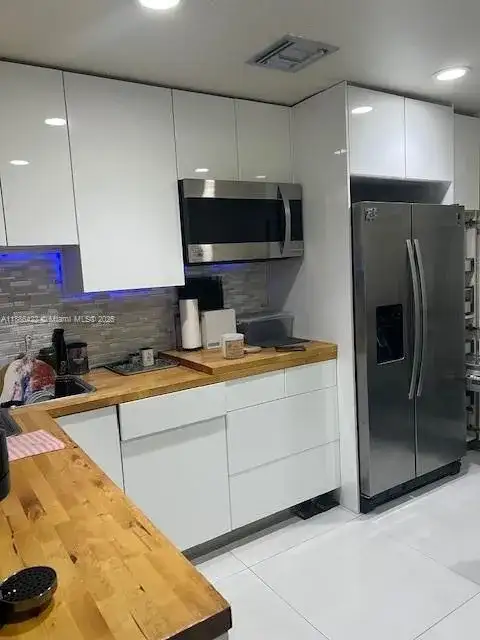 10570 NW 27th St, Doral FL 33172 photo 5
