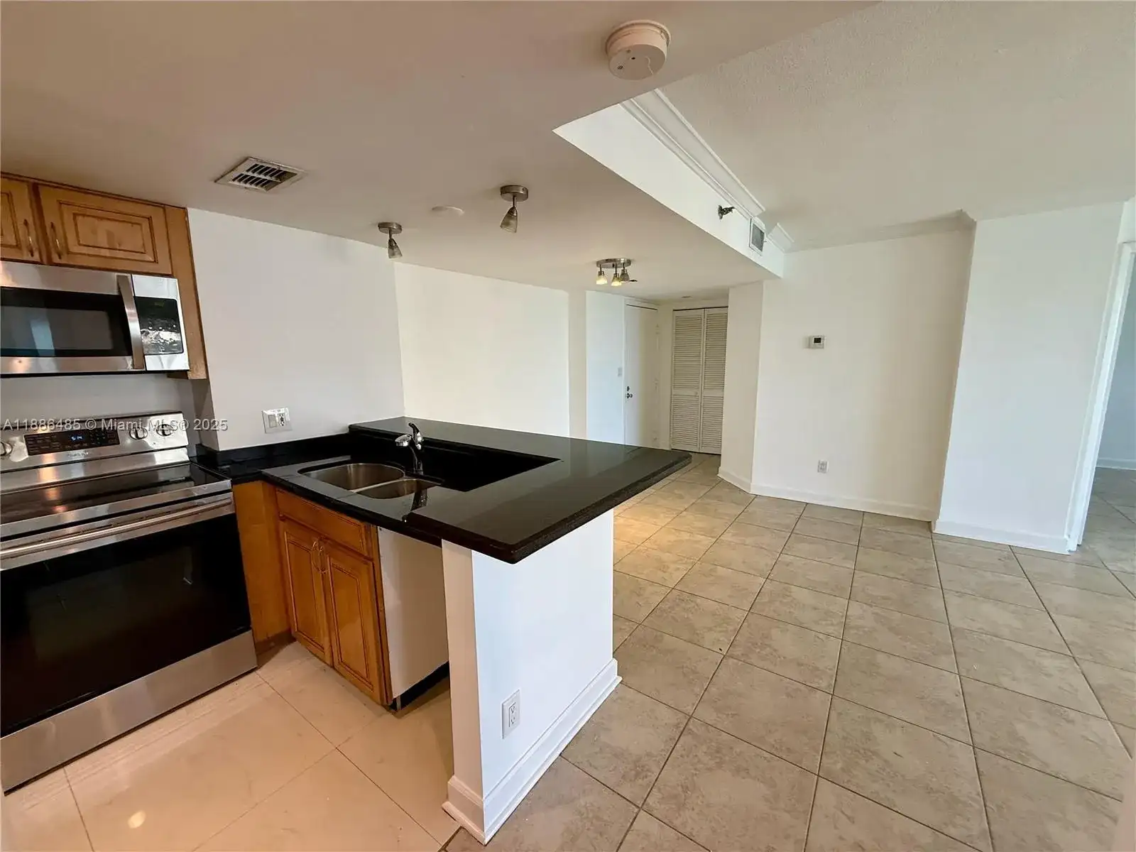 770 Claughton Island Dr # 2113, Miami FL 33131 photo 5