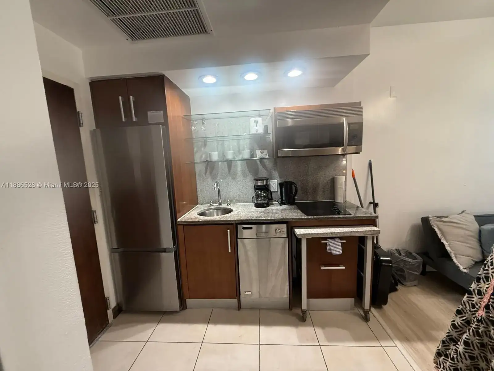 1036 Ocean Dr # B303, Miami Beach FL 33139 photo 4