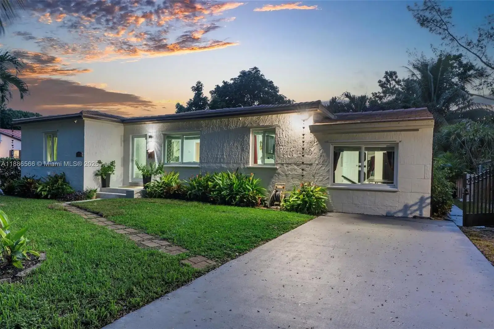 11028 NW 2nd Ave, Miami Shores FL 33168 photo 4