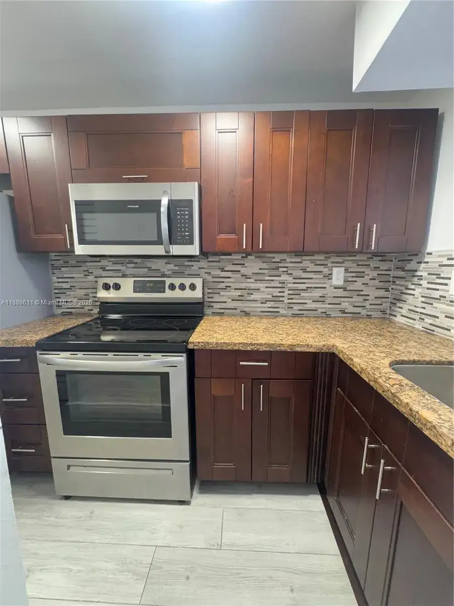9220 Fontainebleau Blvd # 507, Miami FL 33172 photo 2