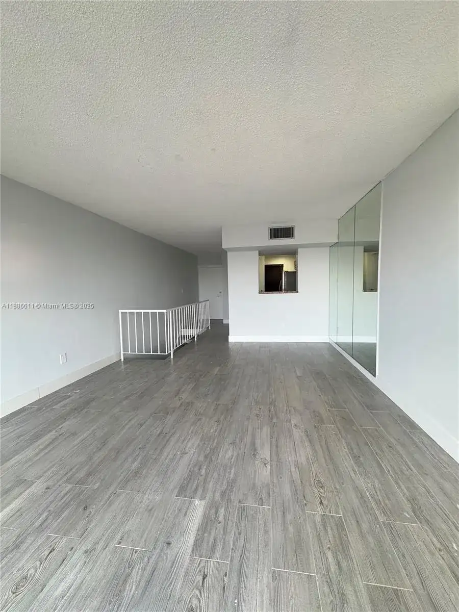 9220 Fontainebleau Blvd # 507, Miami FL 33172 photo 3