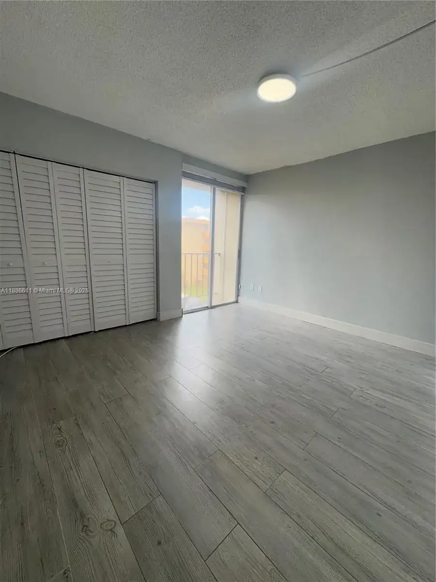 9220 Fontainebleau Blvd # 507, Miami FL 33172 photo 5