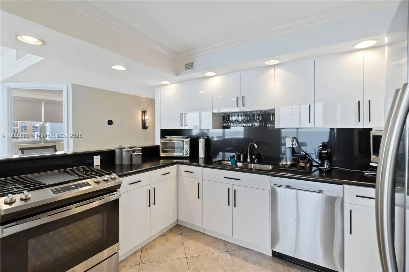 2030 S Ocean Dr # 1820, Hallandale Beach FL 33009