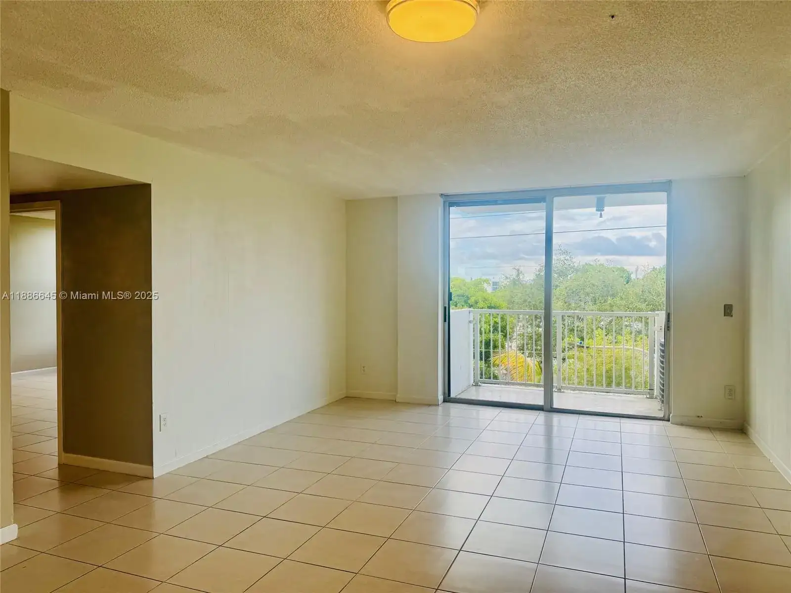 2000 NE 135th St # 403, North Miami FL 33181 photo 5