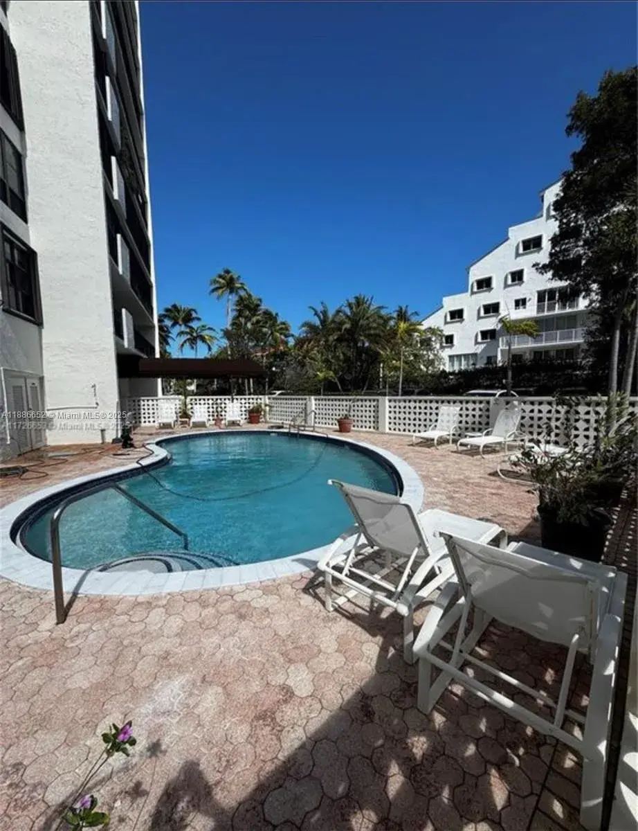 77 Crandon Blvd # 4E, Key Biscayne FL 33149