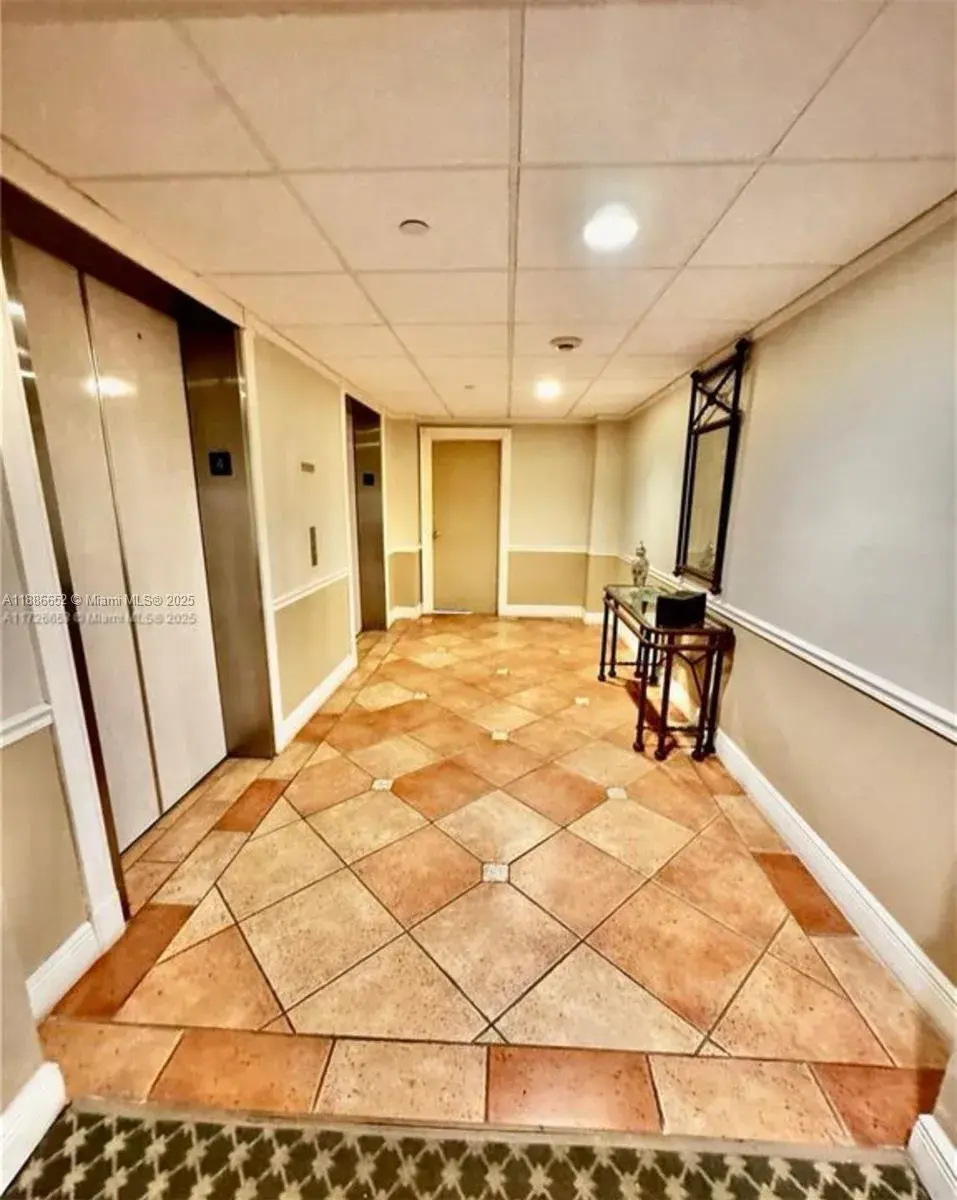 77 Crandon Blvd # 4E, Key Biscayne FL 33149