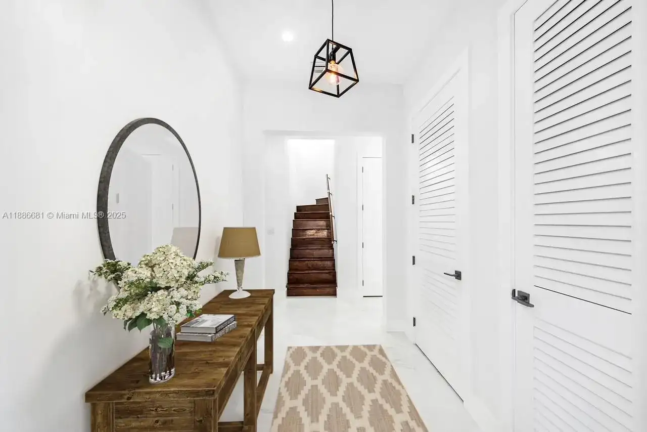 638 Escobar Ave, Coral Gables FL 33134 photo 5