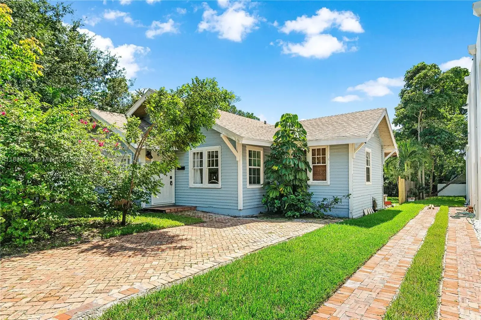 728 Newark St, West Palm Beach FL 33401 photo 2