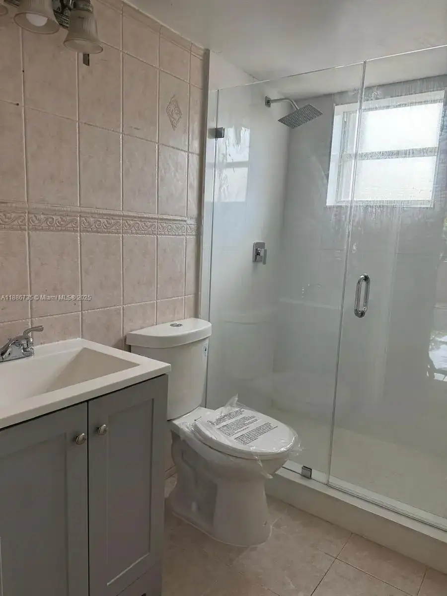 8039 Lake Dr # 102, Doral FL 33166 photo 4