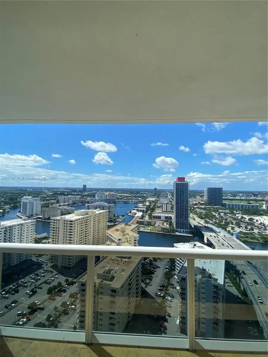 1800 S Ocean Dr # 2909, Hallandale Beach FL 33009