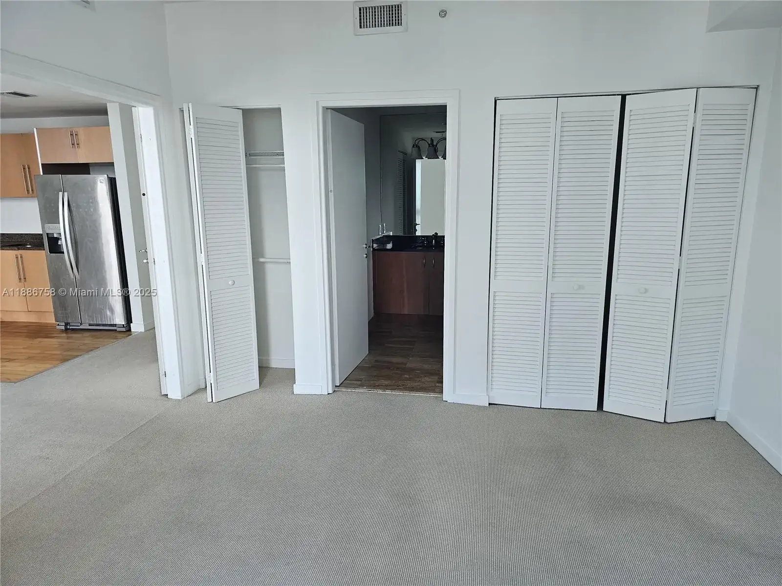 300 SOUTH BISCAYNE BLVD # 3209, Miami FL 33131 photo 3