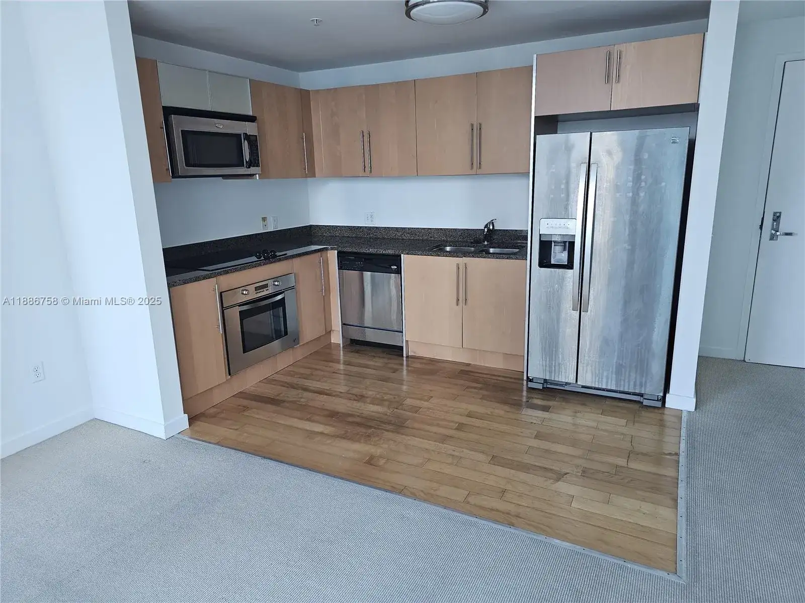 300 SOUTH BISCAYNE BLVD # 3209, Miami FL 33131 photo 4