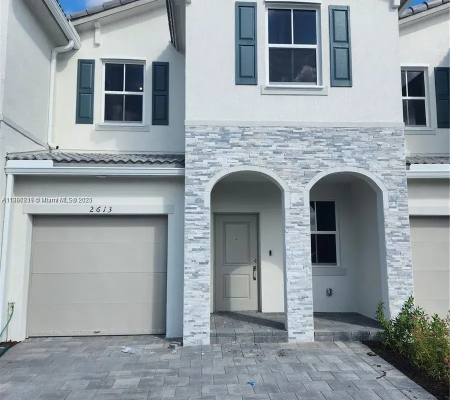 2613 SE 10th St, Homestead FL 33035