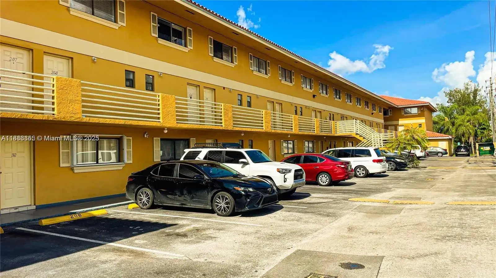 180 Royal Palm Rd # 216, Hialeah Gardens FL 33016 photo 2