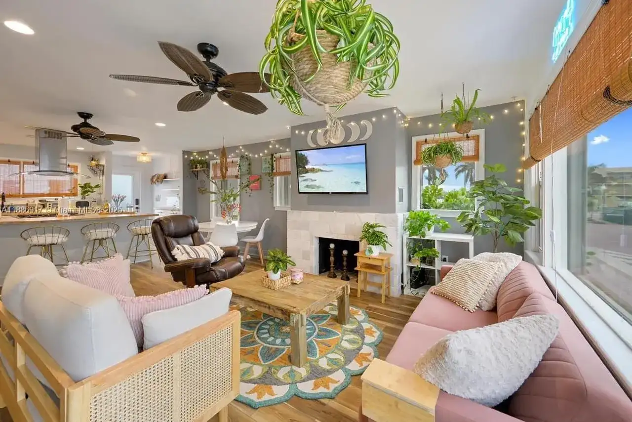 314 New Hampshire St # 23, Hollywood FL 33019 photo 2