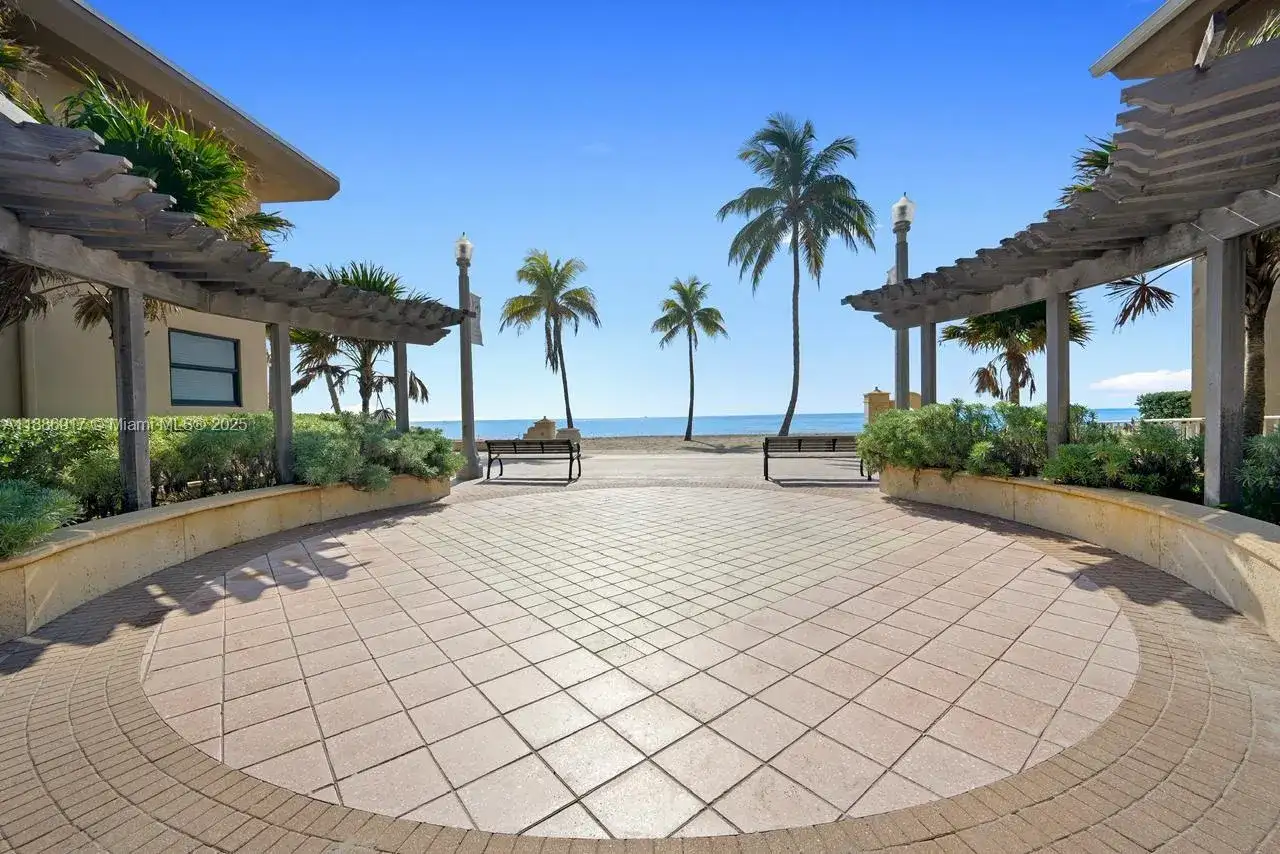 314 New Hampshire St # 23, Hollywood FL 33019 photo 5
