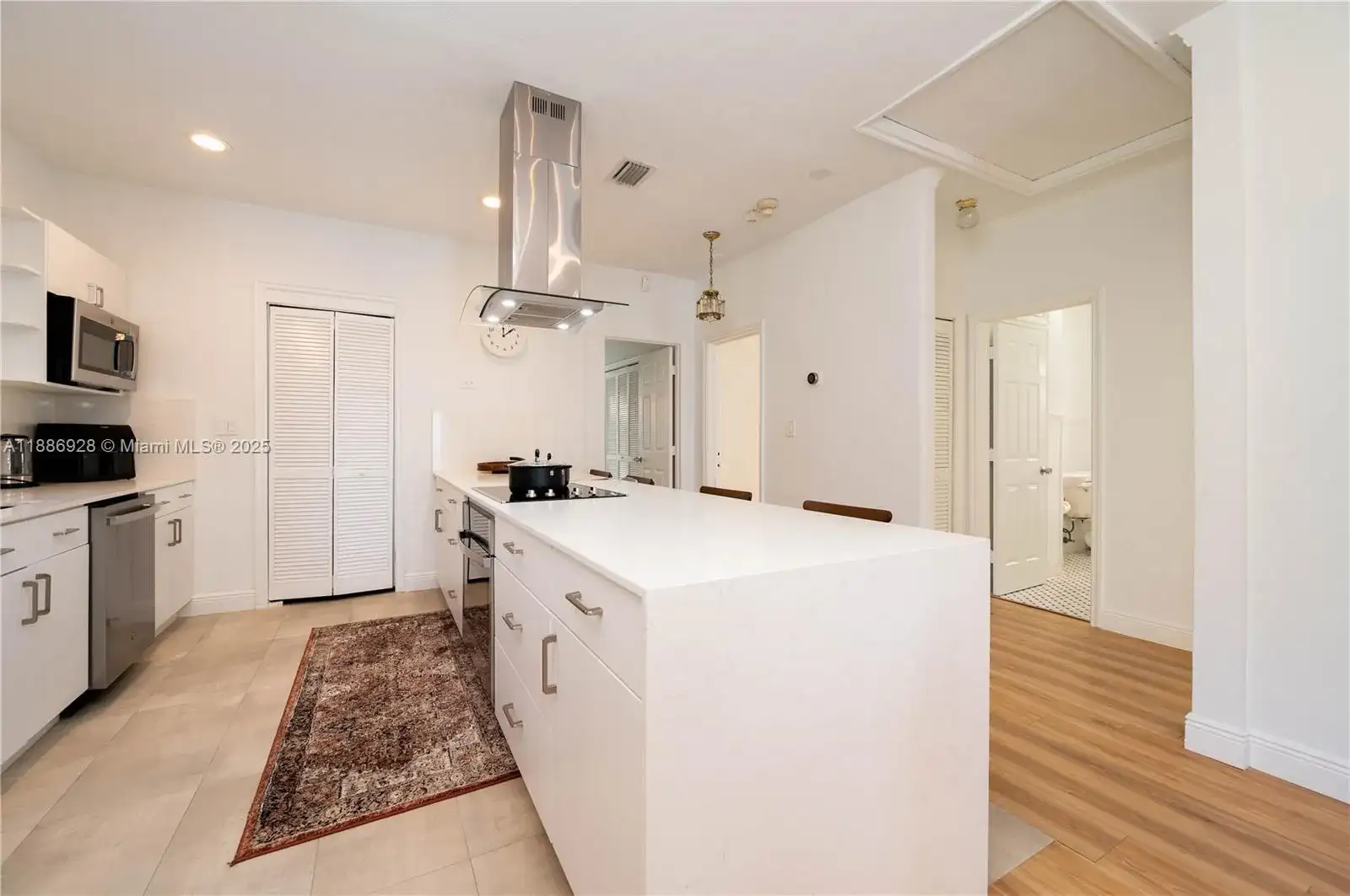 501 SW 24th Rd # 501, Miami FL 33129 photo 2