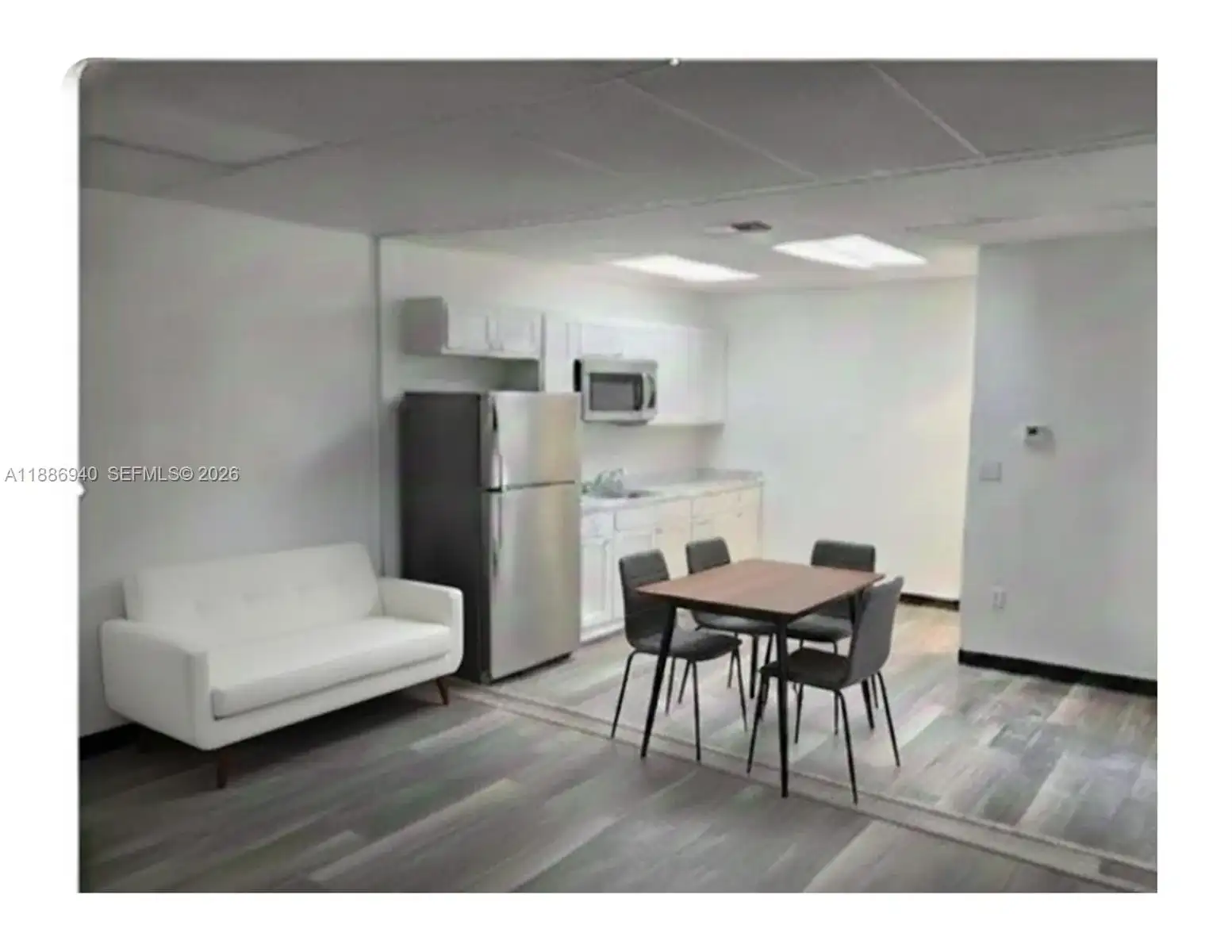 2001 N Dixie Hwy, Pompano Beach FL 33060