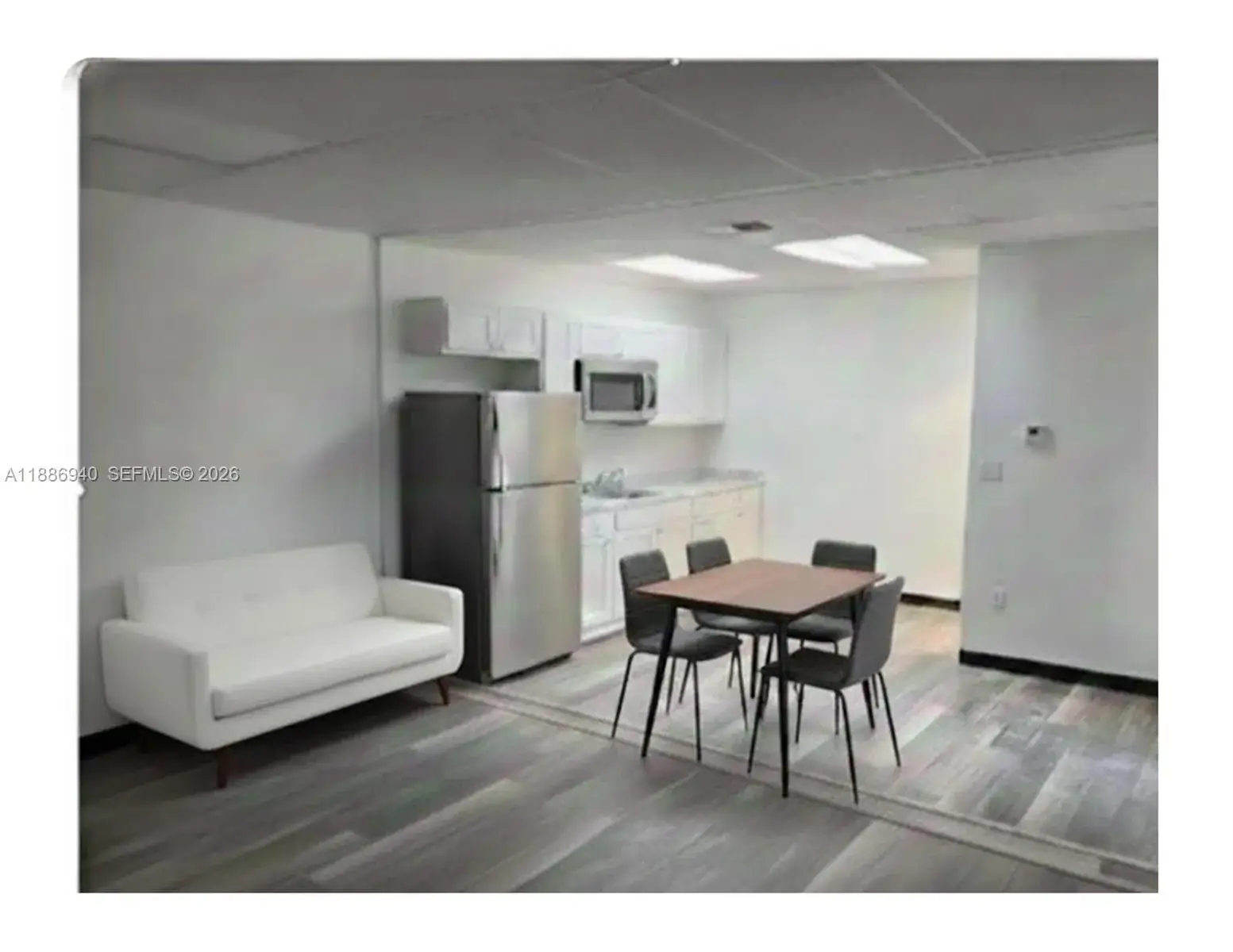 2001 N Dixie Hwy, Pompano Beach FL 33060