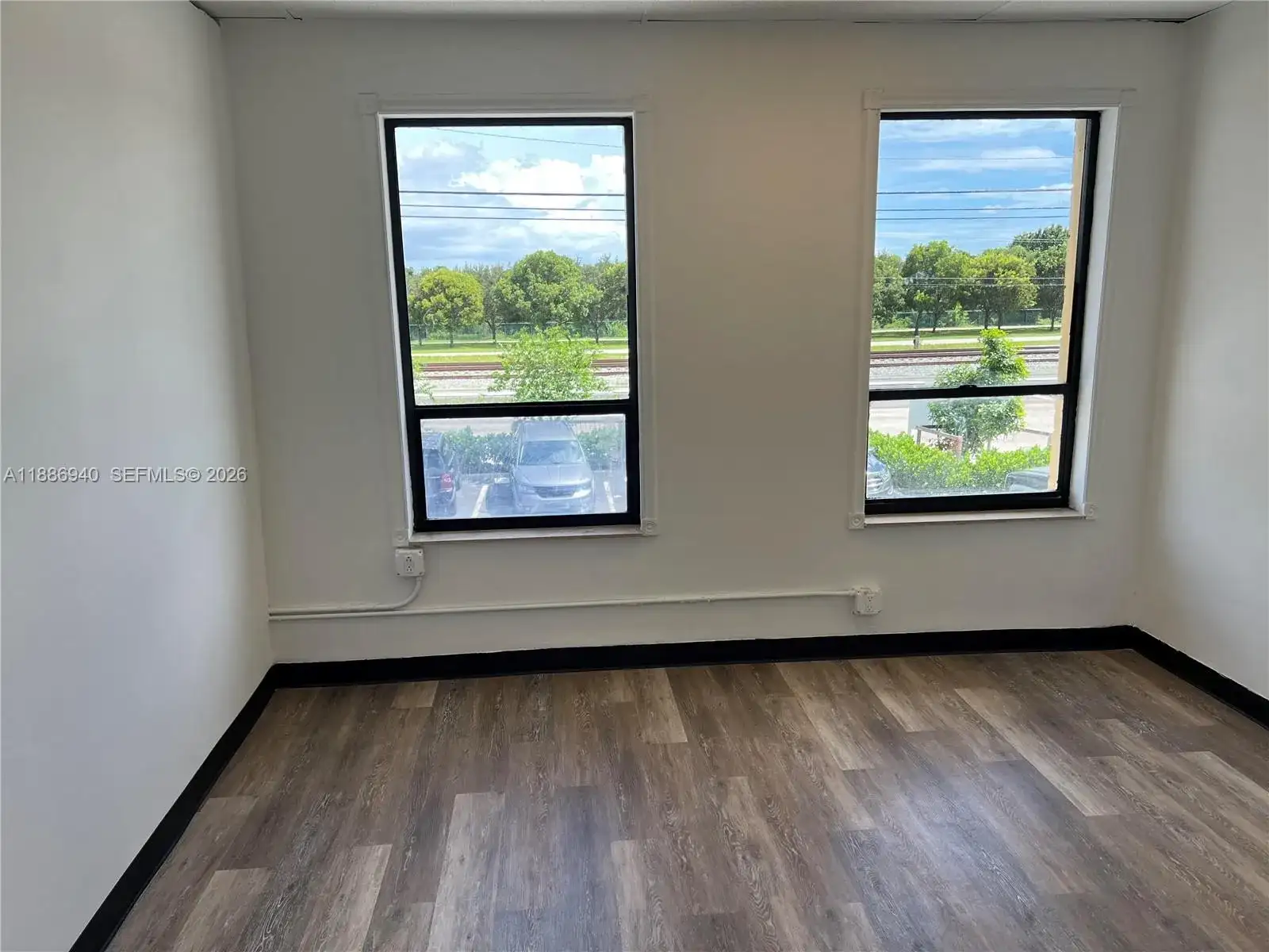 2001 N Dixie Hwy, Pompano Beach FL 33060 photo 4