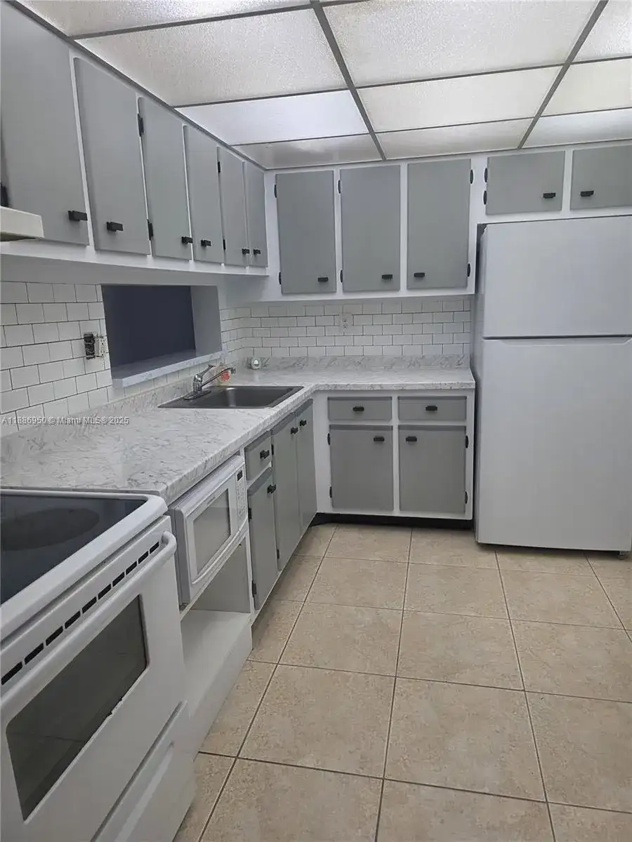 8420 SW 133rd Ave Rd # 101, Miami FL 33183 photo 4