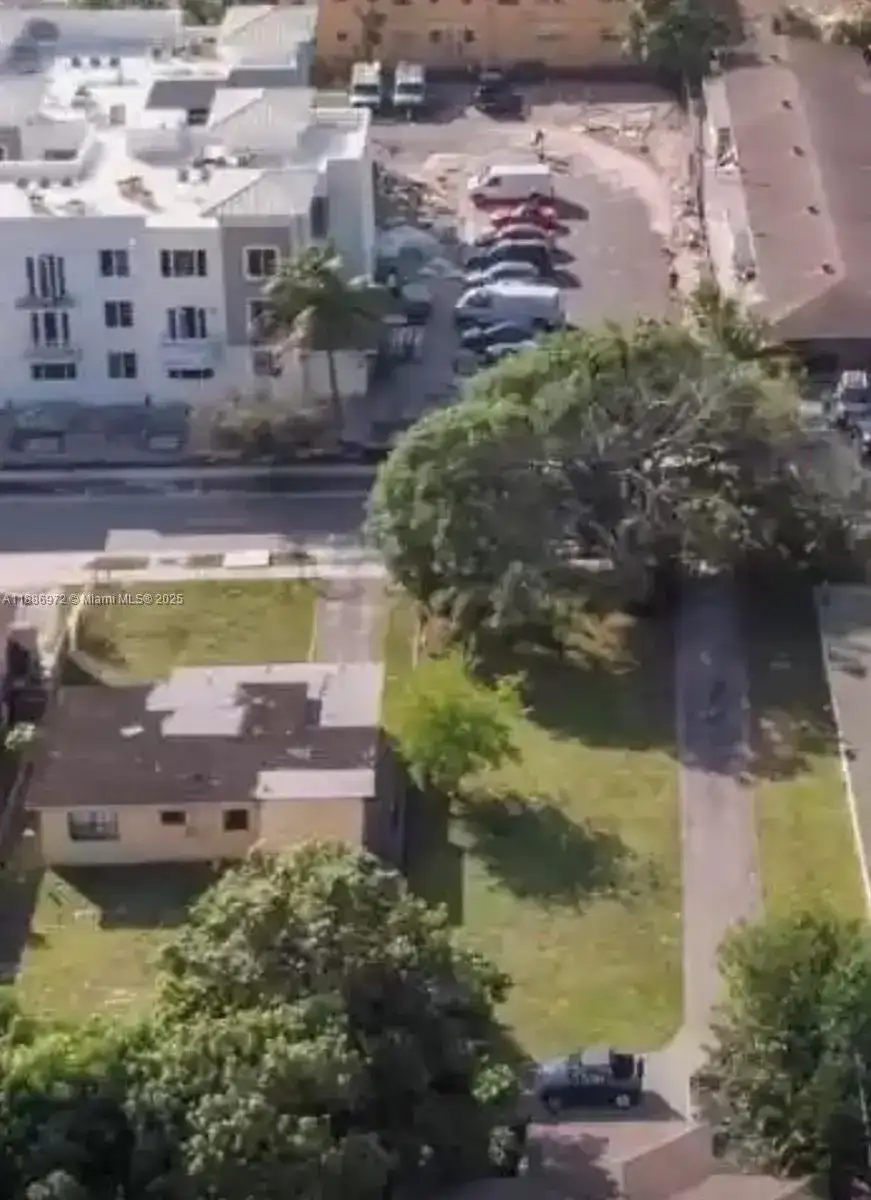 2229 Adams St, Hollywood FL 33020 photo 2