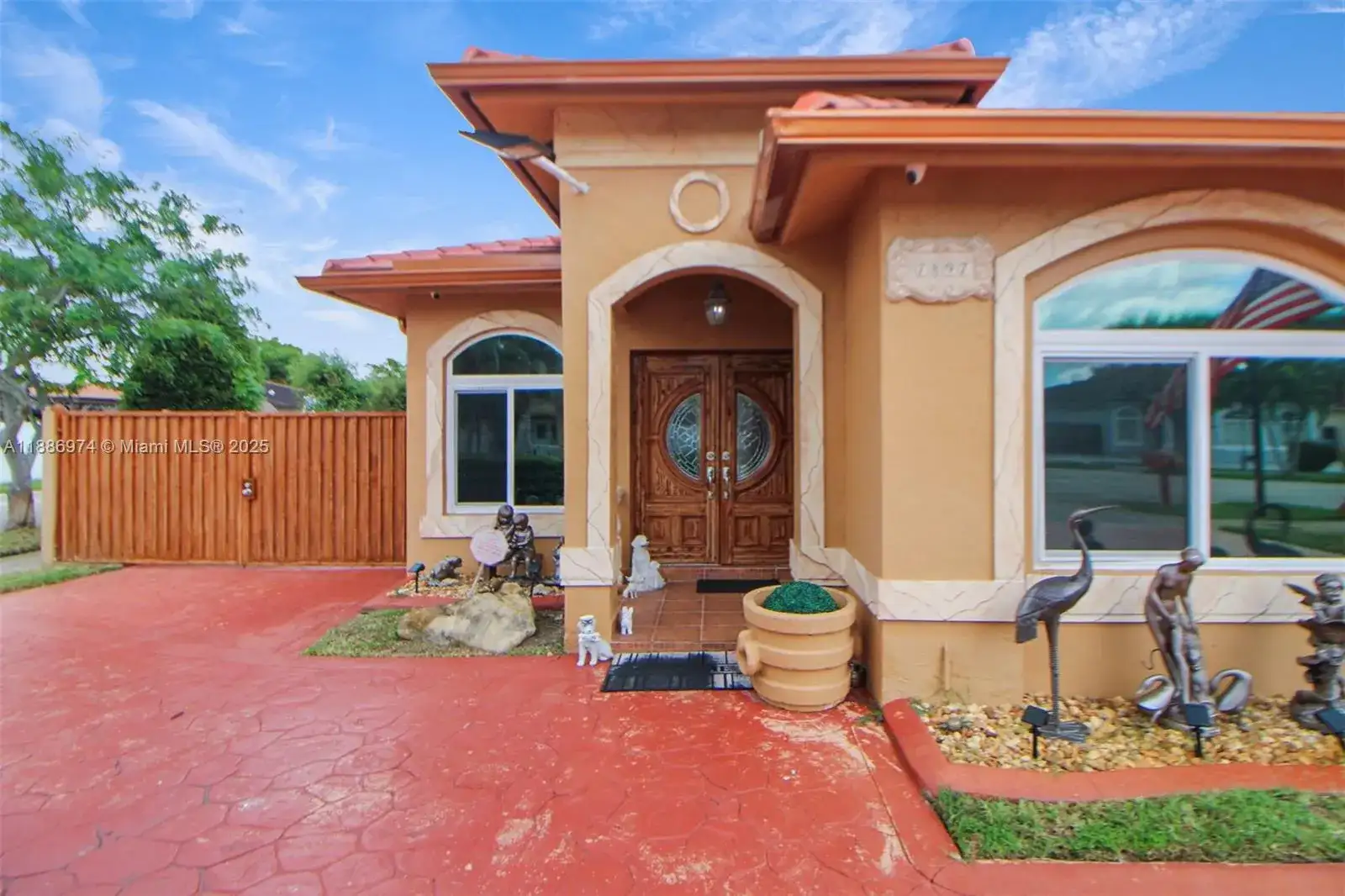 7897 NW 200th Ter, Hialeah FL 33015 photo 5