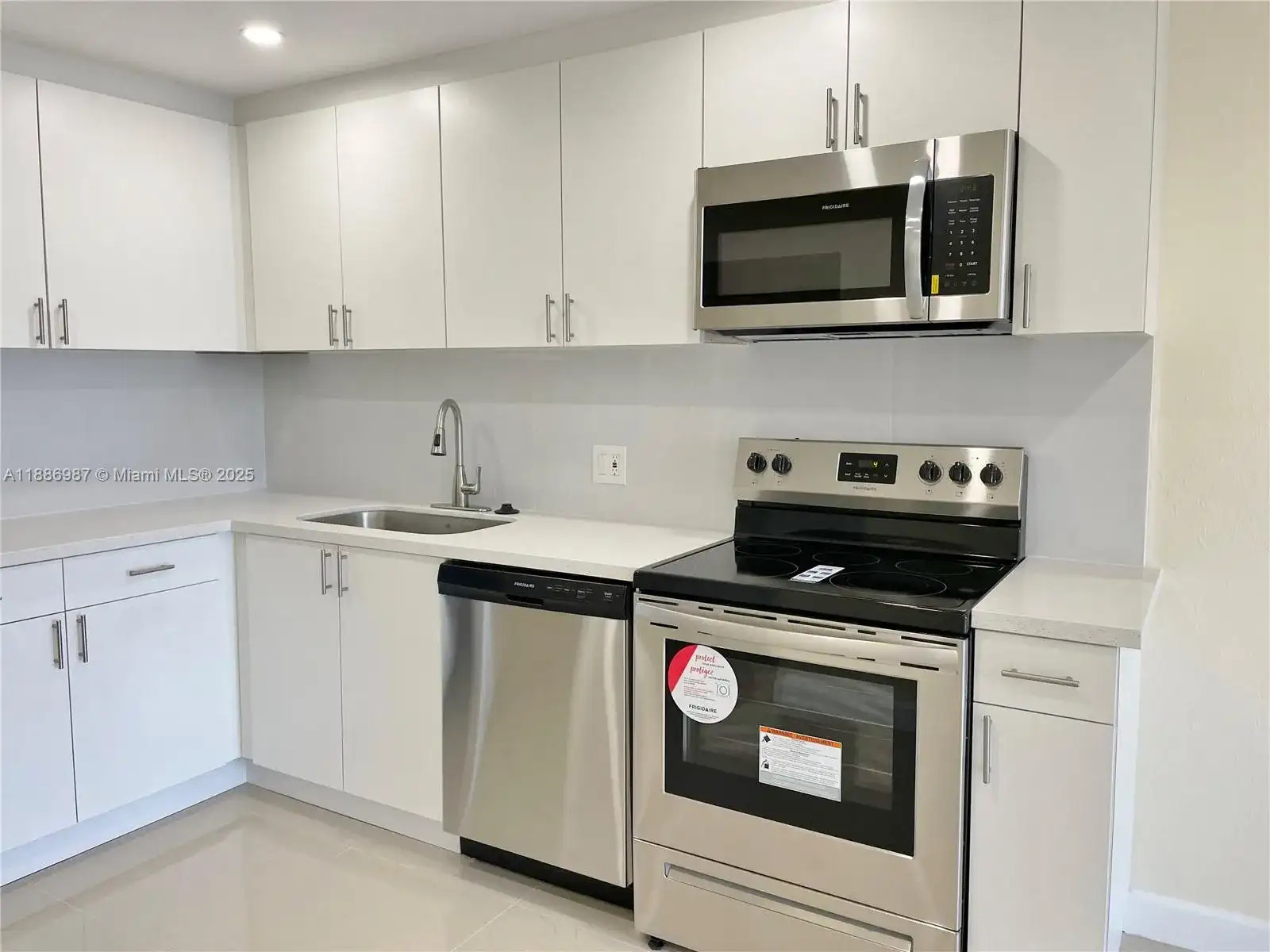 16851 NE 23rd Ave # A207, North Miami Beach FL 33160 photo 2